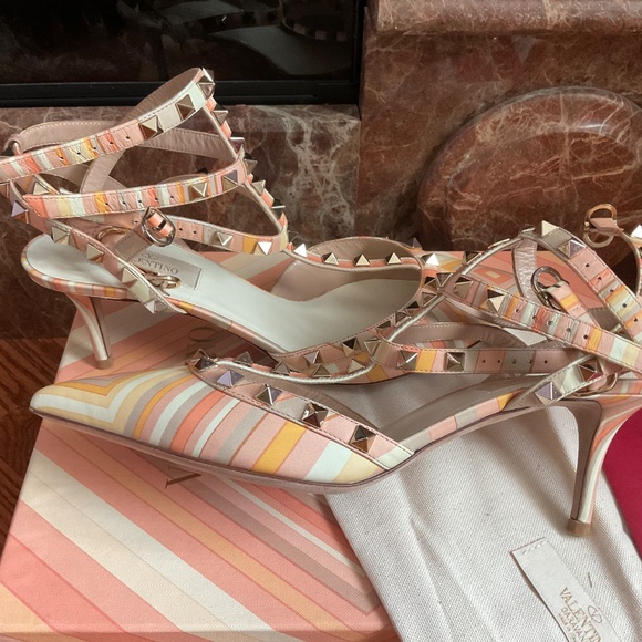 VALENTINO GARAVANI NIB Rockstud Native Stripe Ankle Strap Kitten Heels Pumps !!! - Picture 2 of 7